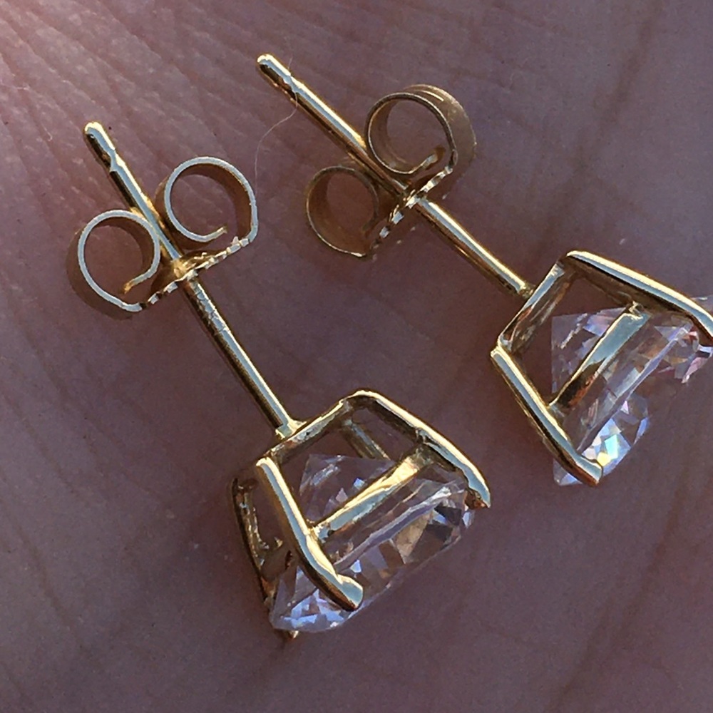 14k Solid Yellow Gold Round Solitaire Earrings - Picture 4 of 7